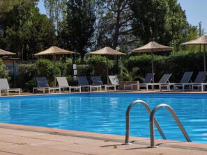 Pool - Beautiful apartment in villa for 5 guests with A/C, WIFI, pool, TV and terrace (Capalbio)