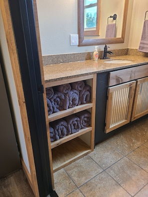 Interior - Hay Creek Farmhouse (Custer)