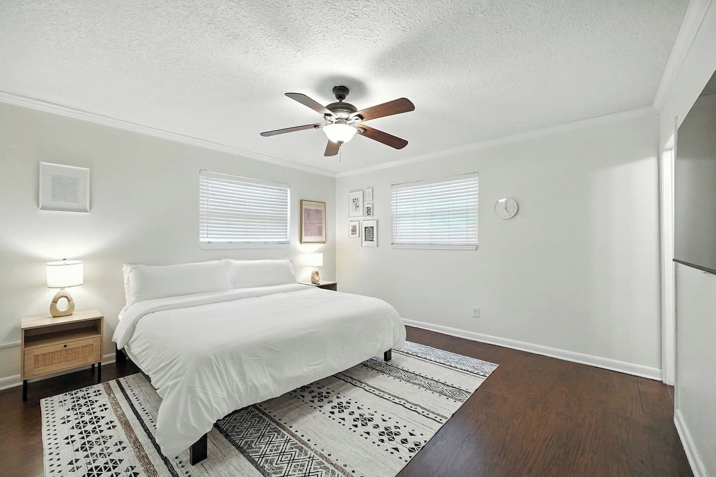 Strykejern/-brett, wi-fi (inkludert) og sengetøy