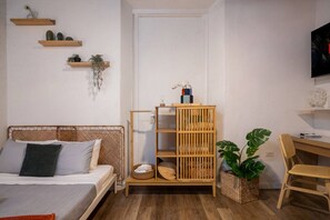 Bureau, fer et planche à repasser, Wi-Fi, literie fournie
