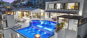 New Luxury Estate, Privacy, Gated , Sleeps 26, Panoramic Views, Celebration Room