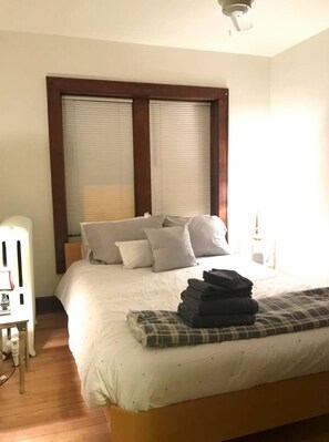 3 habitaciones, escritorio, tabla de planchar con plancha y wifi 