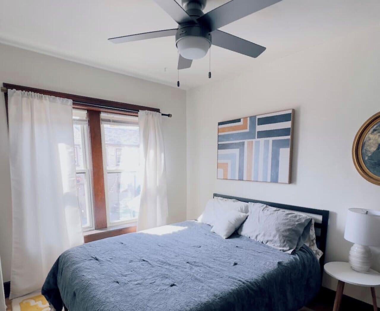 3 habitaciones, escritorio, tabla de planchar con plancha y wifi 