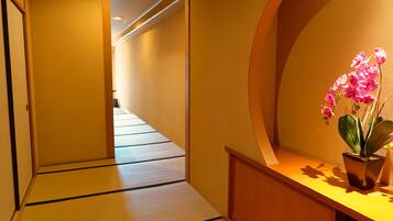 Laptop workspace, free WiFi