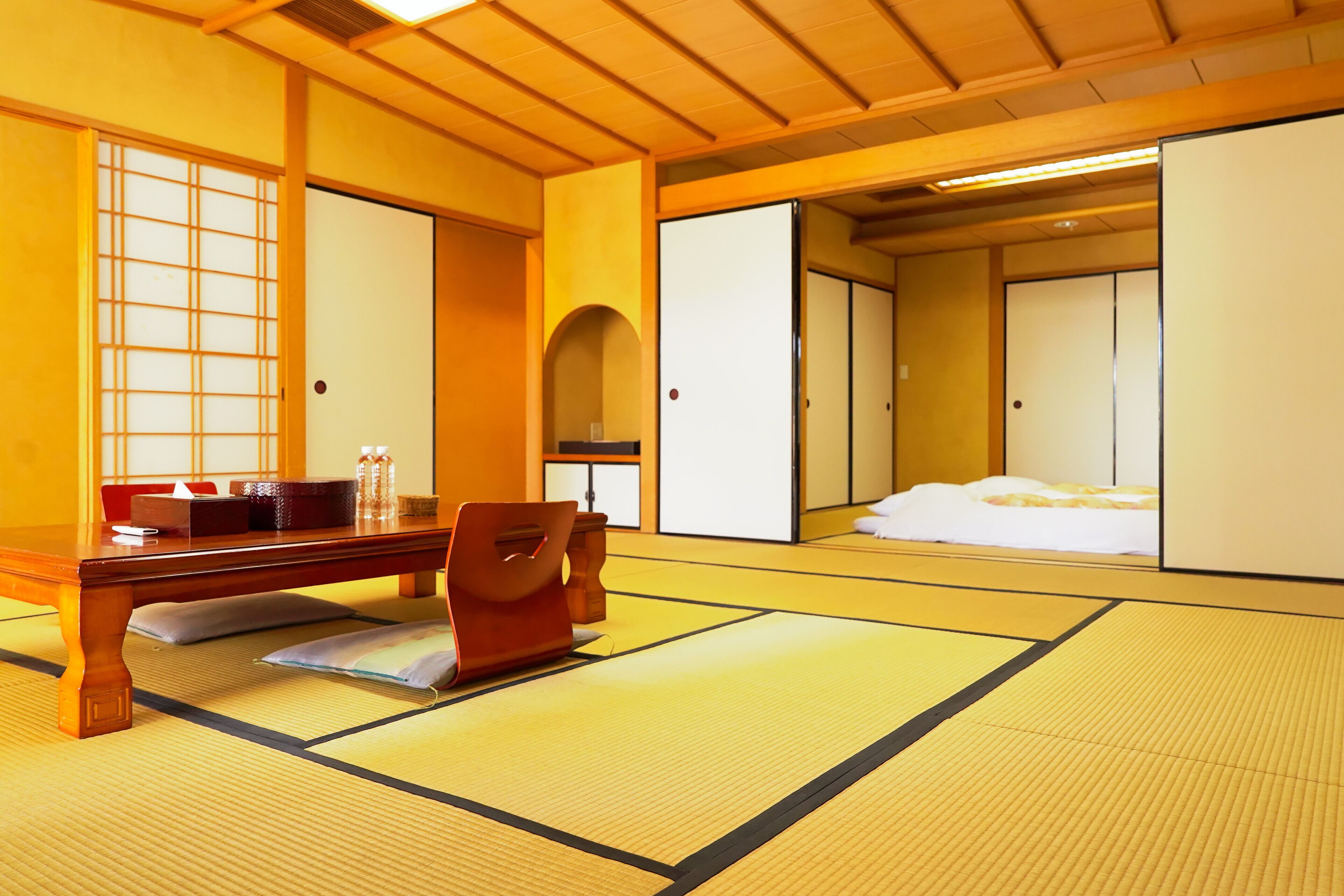 Laptop workspace, free WiFi