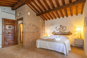 3 bedrooms, travel cot, free WiFi - Boscaiolo - Holiday Rental with swimming pool on the Tuscan Coastline (Monteverdi Marittimo)