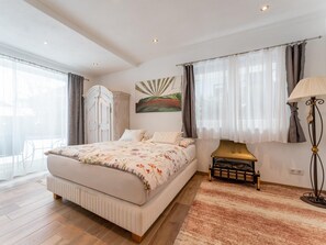 3 عدّة غرف نوم وخدمة الإنترنت