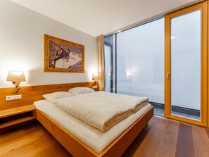 3 makuuhuonetta, internet