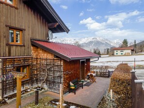 Exterior - Small House in Salzburg with Mountain View (Leogang)