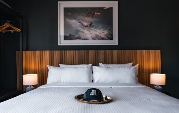 Free WiFi - The BLUE King Suite (Sydney)