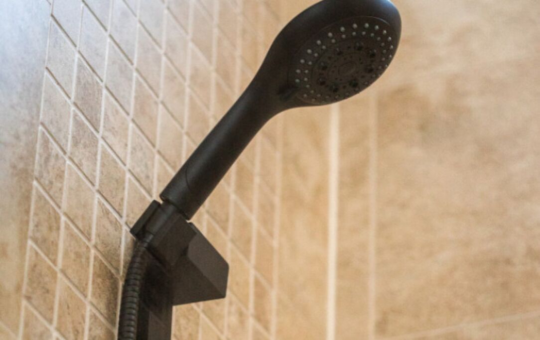 Dusche mit Handbrause