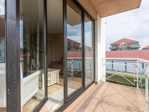Spacious apartment with sunny terrace