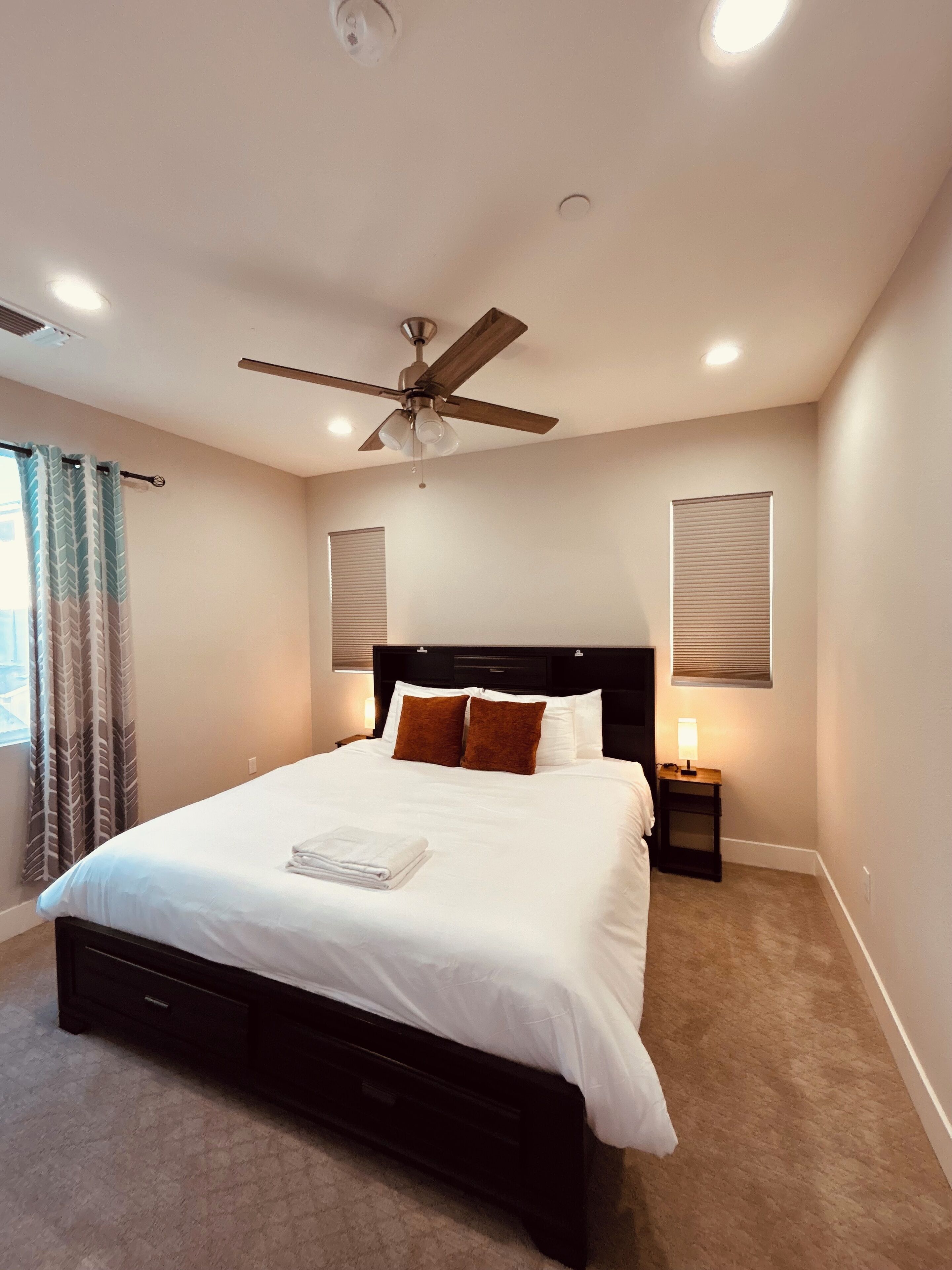 Iron/ironing board, WiFi, bed sheets