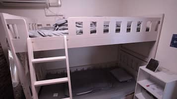 Blackout curtains, free WiFi