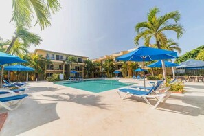 Pool - Silent residence in downtown Sosua, you don't hear that every day! (Sosúa)