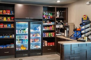 Gift shop - Enjoy Convenience & Peace at a Room w/ Full Kitchen Setup Close to Attractions (Saint Joseph)