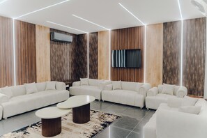 Coin salon dans le hall