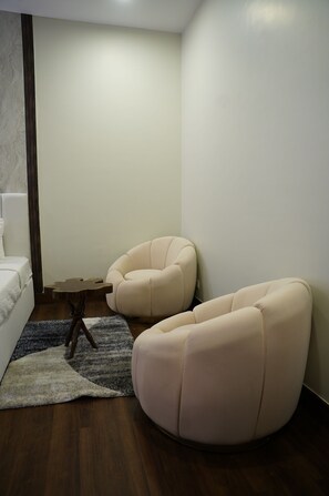 Minibar, wifi gratis y ropa de cama 