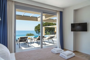 Travel cot, free WiFi - Villa Alkyoni-Villa with pool and sea views, Corfu (Agios Mathaios)