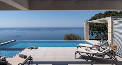Villa Alkyoni-Villa with pool and sea views, Corfu