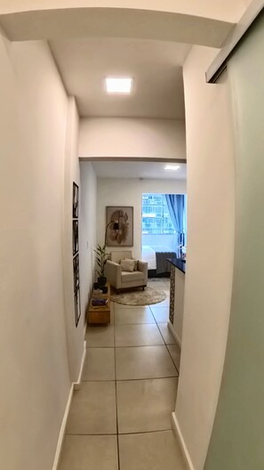 Interior - Studio Safe & Modern • 5 min Ferry to Rio• 1Gbps Wi-Fi • Pet & Kid-Friendly (Niterói)