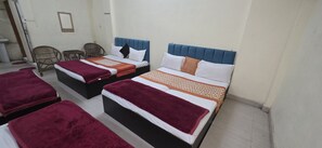 Internet - 6-bedroom bed & breakfast in superb Varanasi with AC comfort (Varanasi)