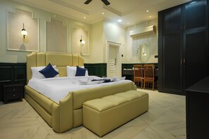 Deluxe Room, Balcony | Free WiFi, wheelchair access