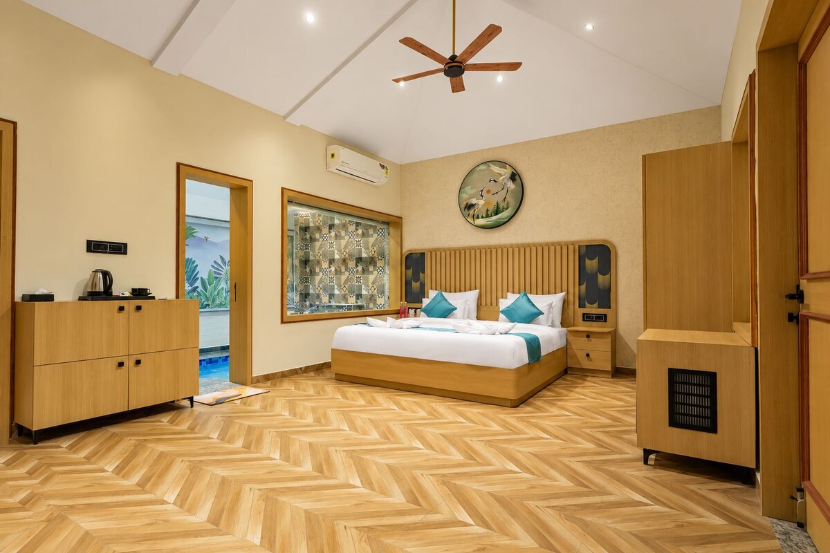 Cottage Villa with Private Pool | Premium bedding, minibar, WiFi (free), bed sheets