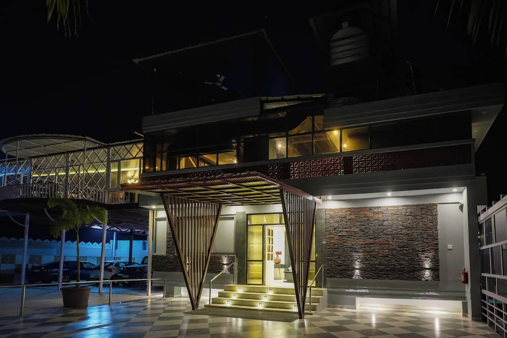 The Forest Hills Resort - Chawand