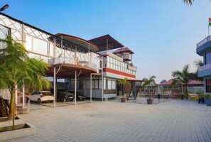 Property entrance - The Forest Hills Resort (Sarada)