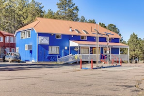 Exterior - Fish, Hike & Explore: Mtn-View Lake George Studio (Lake George)