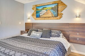 Internet, bed sheets - Fish, Hike & Explore: Mtn-View Lake George Studio (Lake George)