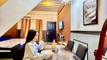 Apartment, 2 Schlafzimmer, Raucher, Balkon | Speisen