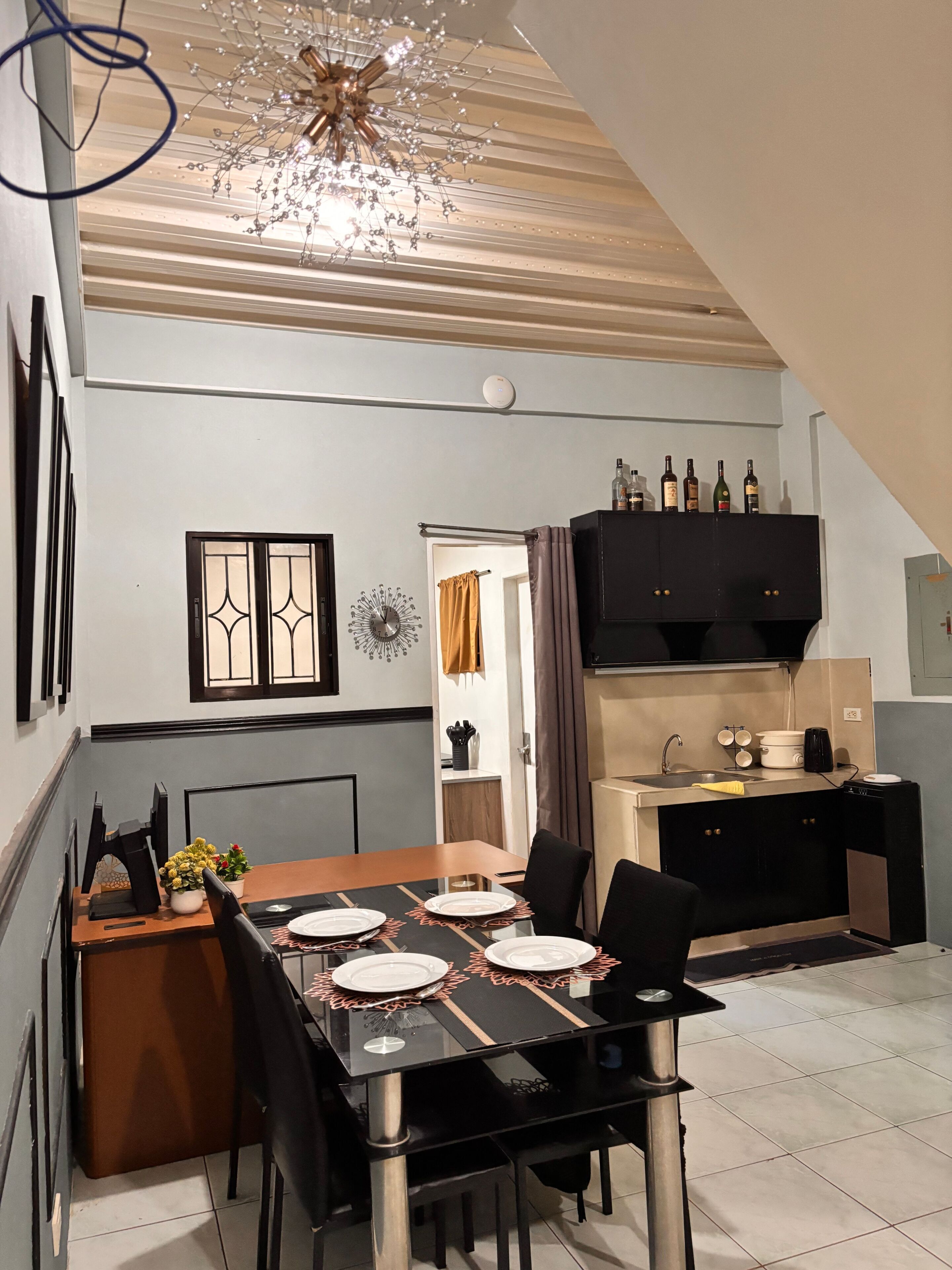 Apartment, 2 Bedrooms, Smoking, Balcony | Dining room
