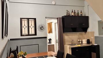 Apartment, 2 Bedrooms, Smoking, Balcony | Dining room