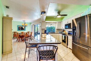 Fridge, microwave, stovetop, dishwasher - Canal-Front Escape w/ Dock & Pool in Cape Coral (Cape Coral)