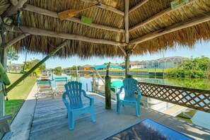 Terrace/patio - Canal-Front Escape w/ Dock & Pool in Cape Coral (Cape Coral)