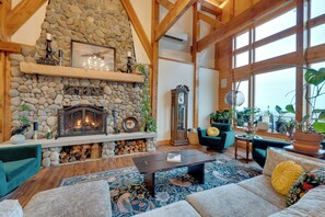TV, fireplace, video games, DVD player - Big Groups Welcome! Mtn-View Onalaska Estate (Onalaska)