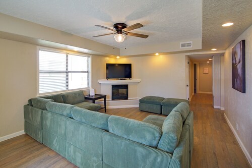 1 Mi to ENMU: Portales Family Home w/ Yard!