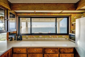 Interior - Whale Watch & Relax Fireside: Puget Sound Gem! (Coupeville)