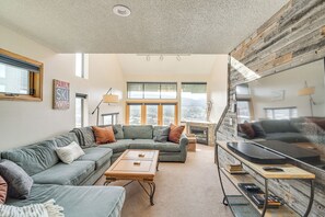 TV, fireplace - Private Sauna! Spacious Ski Condo Near Winter Park (Fraser)