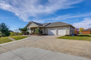 Exterior - Shenandoah Retreat | Views + Stargazing (Timberville)