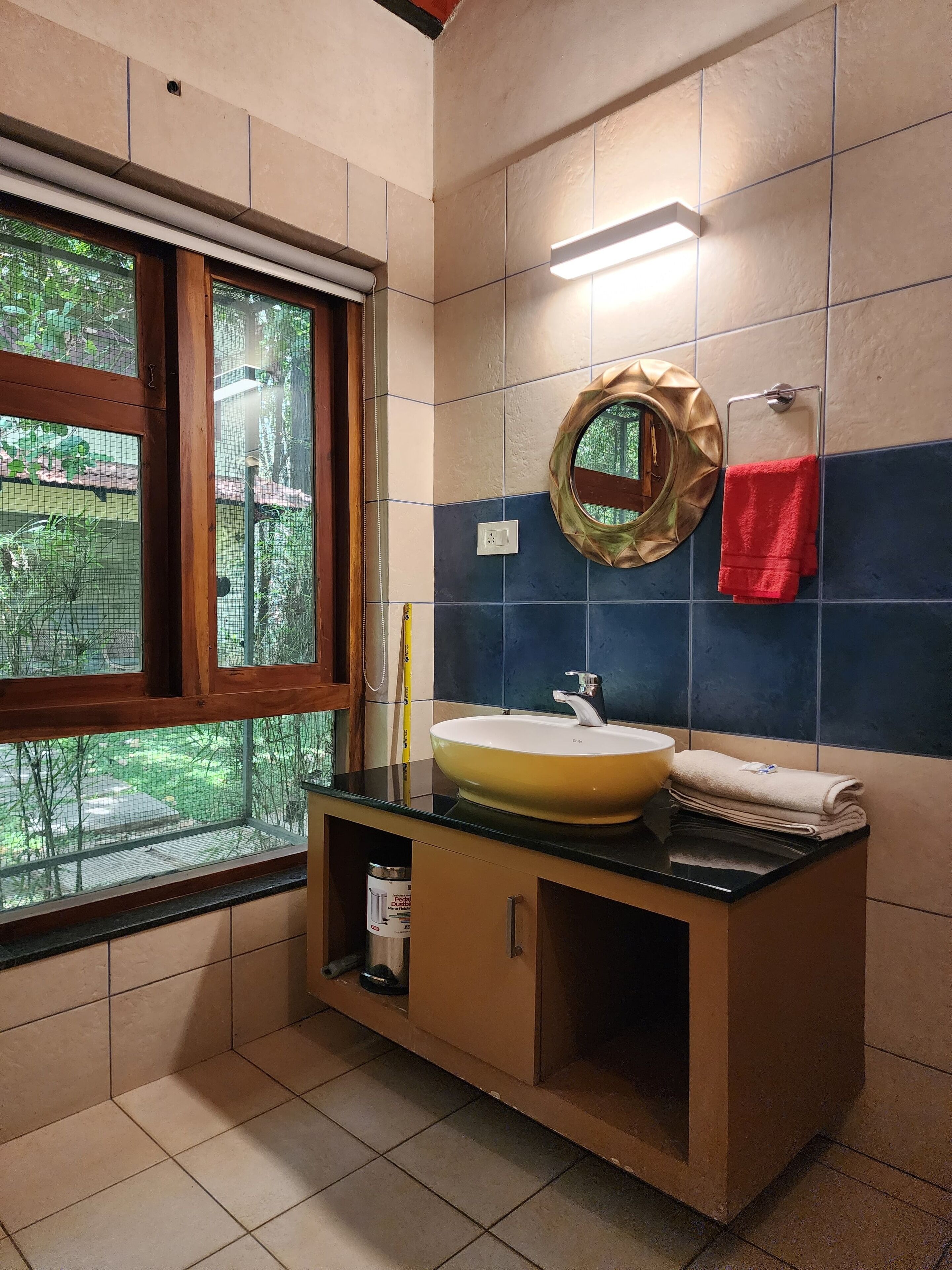 Shower, free toiletries, towels, soap