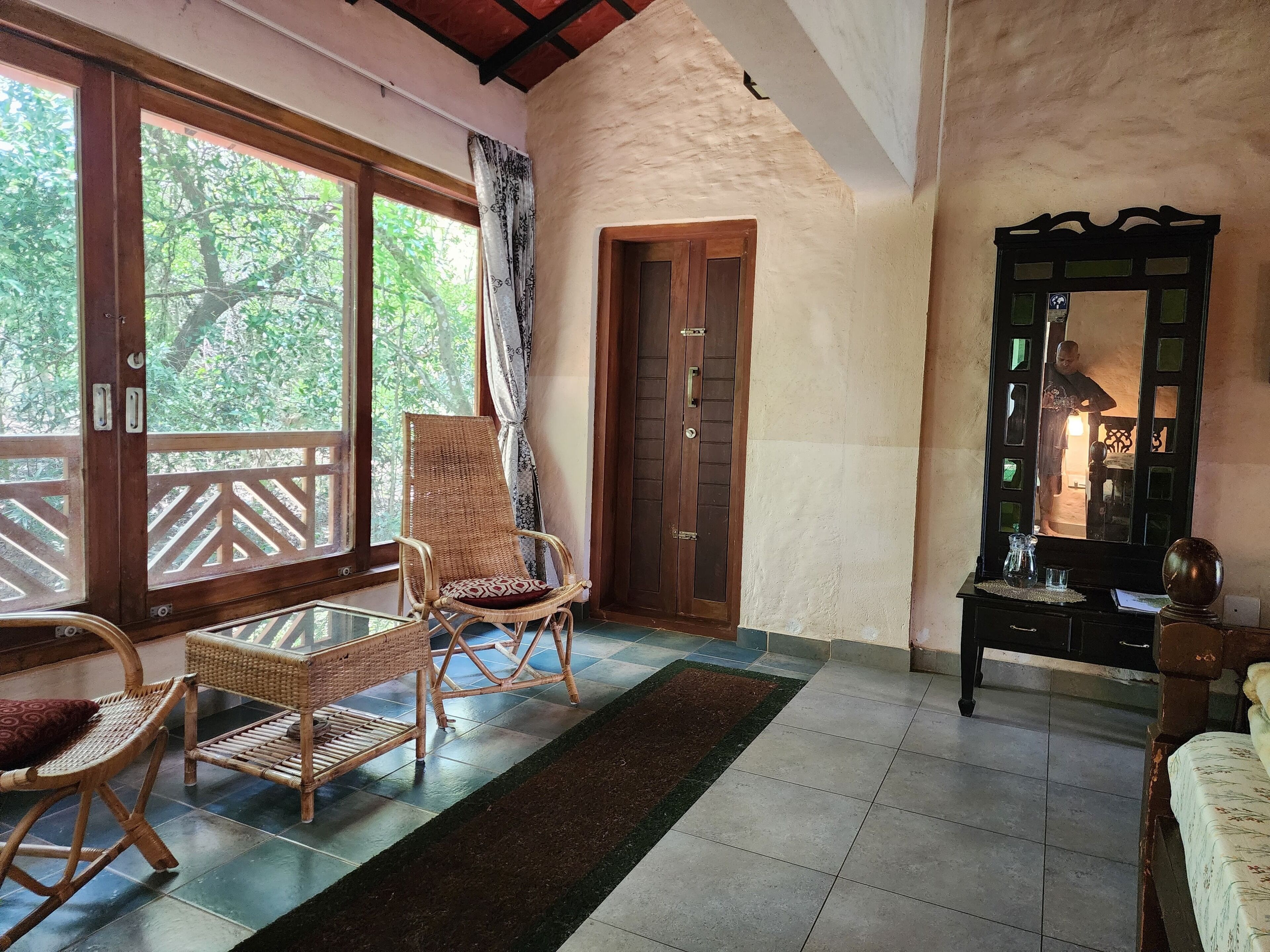 32-inch flat-screen TV with satellite channels