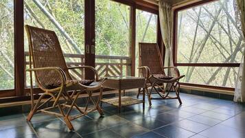 Phòng đôi | Khu phòng khách | TV màn hình phẳng 32-inch có truyền hình vệ tinh