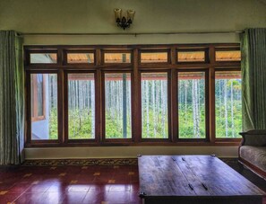 Cottage Tradisional | Area keluarga | Televisi layar datar 32-inci dengan saluran TV satelit