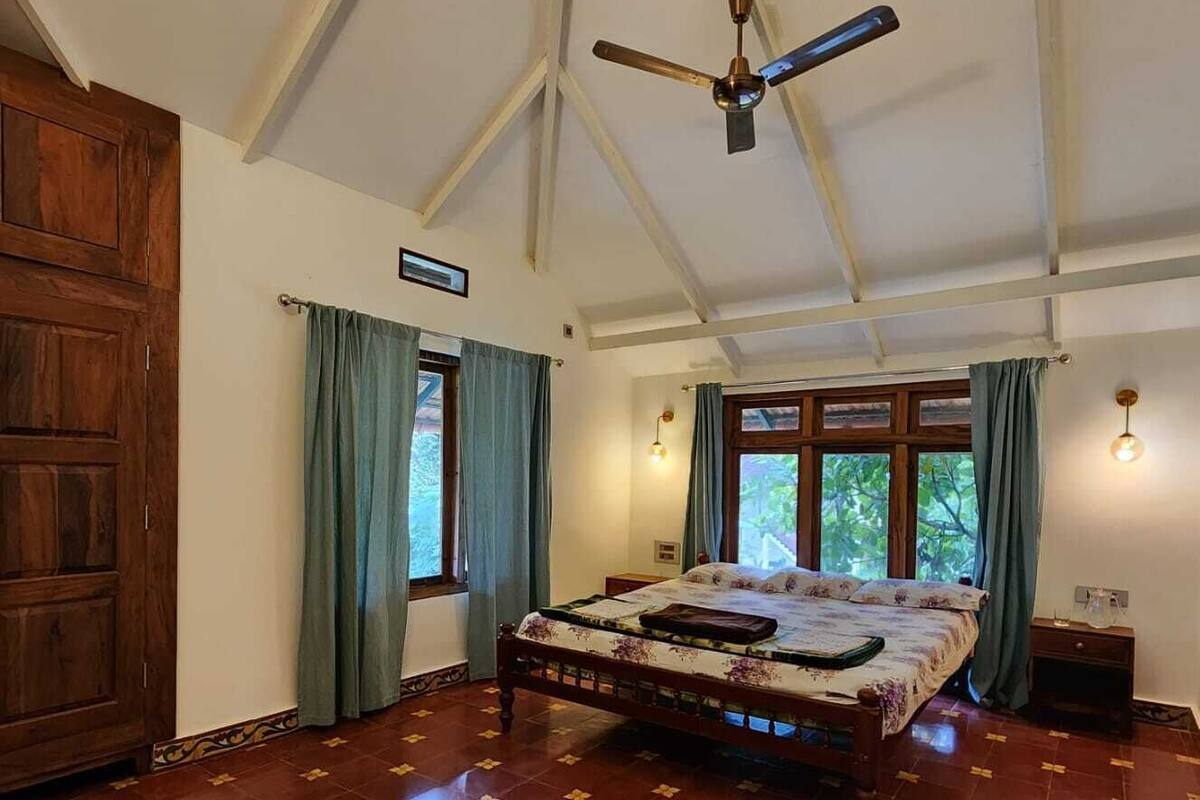 Casa de campo tradicional | Escrivaninha, Wi-Fi de cortesia, roupa de cama