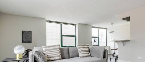 Télévision, chaîne hi-fi