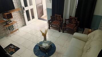 Apartment, 2 Bedrooms, Smoking, Balcony | Living room