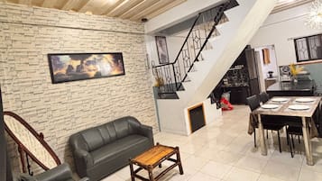 Apartment, 2 Bedrooms, Smoking, Balcony | Living room